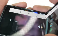  三星GalaxyZFlip屏幕在耐用性测试中跌跌撞撞