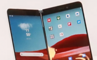微软的双屏SurfaceDuo手机出现在火车上