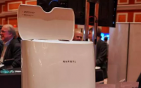 这款拖把和吸尘机器人可以自行清洁因此您无需