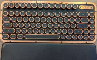 这是一个漂亮的机械键盘