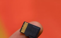 您现在可以购买1TBmicroSD卡