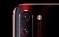 想Z6Pro的后置四摄和闪光灯