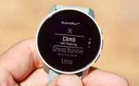 Suunto9Peak是一款轻薄的运动手表充电速度非常快