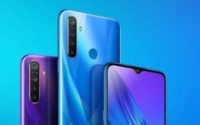 realme5采用6.5英寸高清水滴屏屏幕比例为20:9