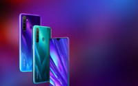 realmeQ共有光钻蓝与光钻绿两种配色以及4GB+64GB6GB+64GB
