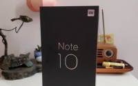 小米Note10正面搭载6.4英寸AMOLED屏幕分辨率为1080P