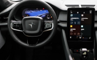 Polestar2搭载前后双电机四驱纯电驱动系统综合最大功率达408Ps