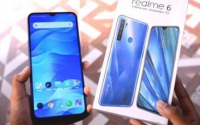 realme6依旧采用的是一块水滴屏