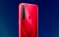 realme5s在外观设计上与今年8月份发布的realme5相似