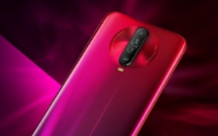 RedmiK30采用一块6.67英寸双孔全面屏屏幕刷新率高达120Hz
