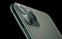 苹果从iPhone6Plus开始给相机加入OIS光学防抖功能