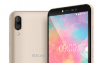 SUGARY18搭载一块18:9比例的6英寸2.5D弧面显示屏