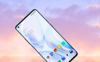 一加8Pro此次采用的这块拥有高达120Hz刷新率的屏幕