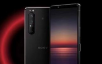 索尼Xperia1II的性能表现更加亮眼一些