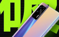 realme真我GTNeo搭载了一块6.43英寸的120HzSuperAMOLED屏幕