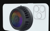 2月17日Razer的RGB智能手机散热器通过MagSafe连接到iPhone