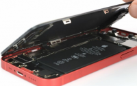 2月25日iFixit拆掉了iPhone12mini展示了苹果是如何把它塞进去的