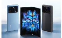 Vivo X Fold 和三星 Galaxy Z Fold3 并排图像显示折痕差异