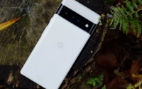 Pixel 6 用户对快速泛黄的官方保护壳不满意